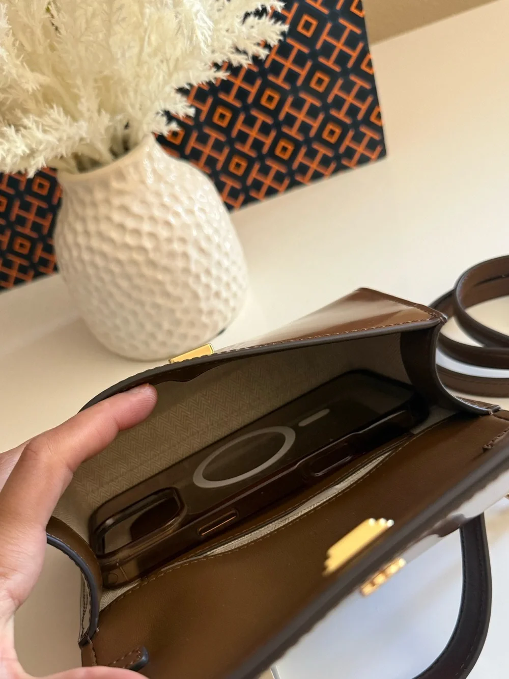 NWT , authentic Tory Burch Emerson smooth mini too handle brown /tan